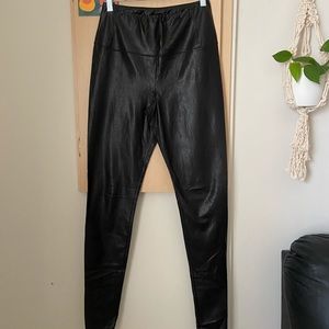 Aritzia Wilfred Free Daria Leggings